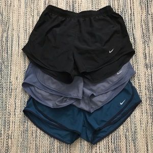 Women’s Nike Tempo Lot Dri-Fit Size L